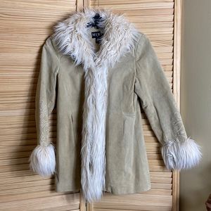 Mix It Leather  Decorative Coat with Faux Fur Collar  Trim Women's Petite Medium